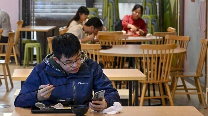 Ciência investiga os benefícios e cuidados com o jejum intermitente