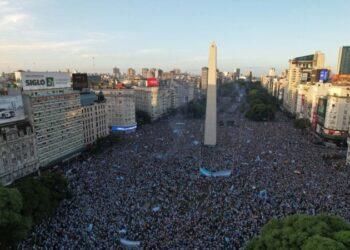 Governo argentino decreta feriado nacional nesta terça-feira (20/12)
