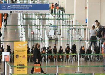 Em terceira proposta, aeronautas aceitam acordo e dão fim a greve