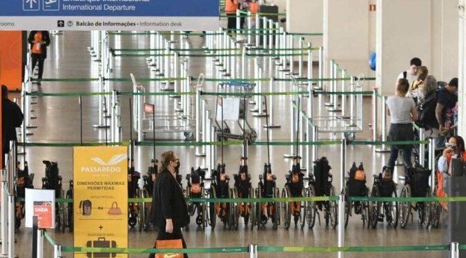 Em terceira proposta, aeronautas aceitam acordo e dão fim a greve