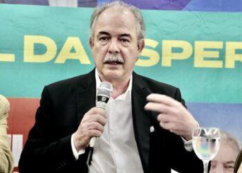Aloizio Mercadante é cotado para presidir BNDES no governo Lula