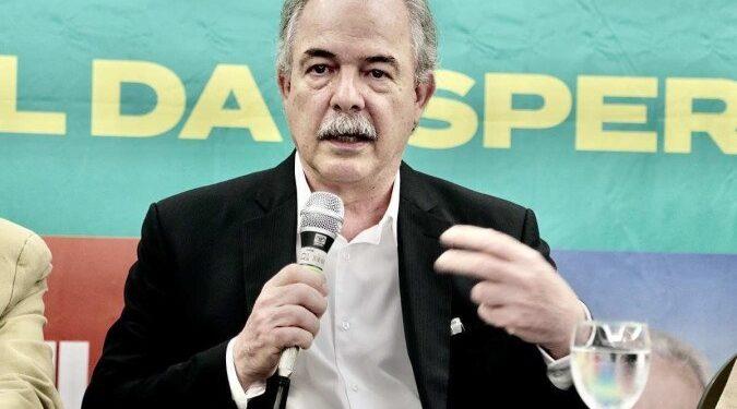 Aloizio Mercadante é cotado para presidir BNDES no governo Lula