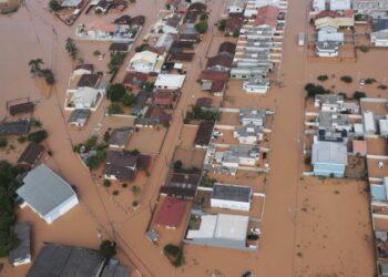 Temporais deixam seis estados brasileiros em alerta para enchentes