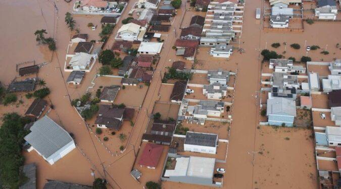 Temporais deixam seis estados brasileiros em alerta para enchentes