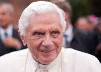 Por que a saúde frágil do papa emérito Bento 16 traz um dilema ao Vaticano