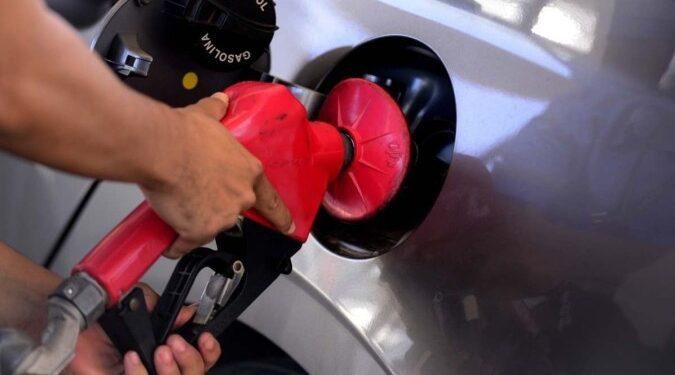 2023 começará com alta de R$ 0,69 por litro de gasolina