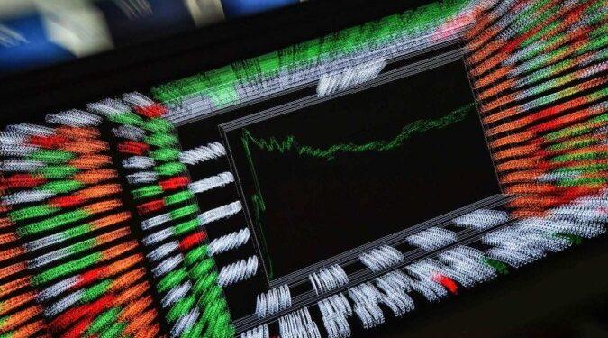 Dólar cai e Bolsa dispara com expectativa de desidratação da PEC da Transição