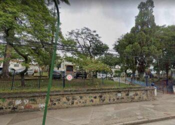 Mulher dá à luz na rua logo após ser mandada de volta para casa por hospital