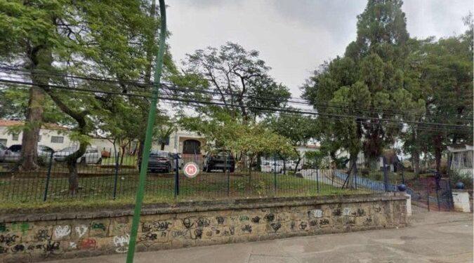 Mulher dá à luz na rua logo após ser mandada de volta para casa por hospital