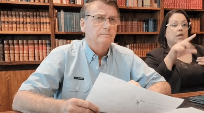 ‘Falta de liberdade’ e eleição: veja o que disse Bolsonaro em live de despedida