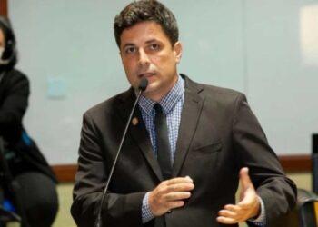 Operação da PF prende 4 pessoas e faz buscas contra dois deputados do ES