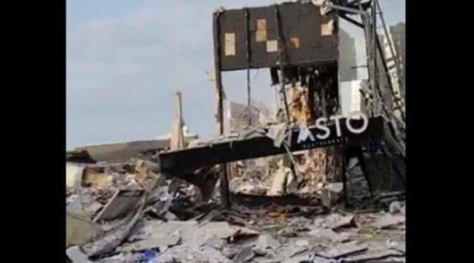 Explosão destrói restaurante em Teresina e deixa uma pessoa ferida