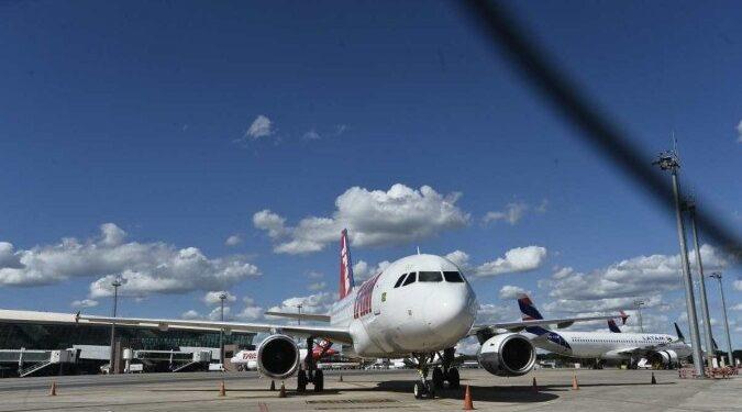 TST determina que 90% dos aeronautas mantenham o serviço durante paralisação