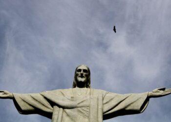 Cristo Redentor será iluminado de verde e amarelo para homenagear Pelé