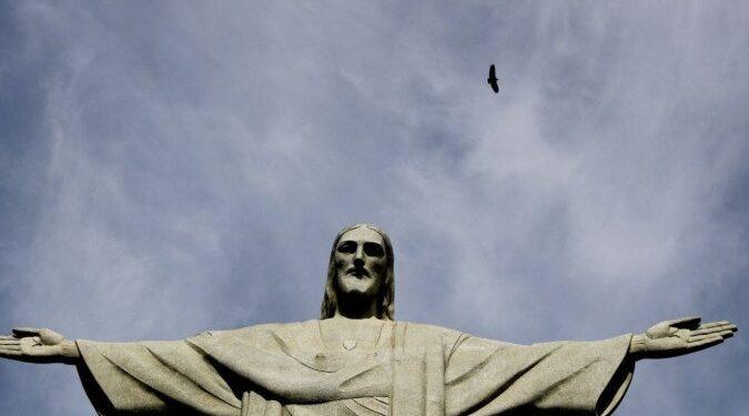 Cristo Redentor será iluminado de verde e amarelo para homenagear Pelé