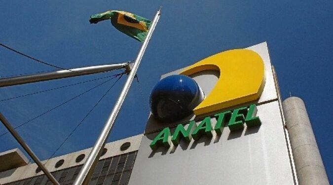 Bolsonaro nomeia diretores de Anatel e Antaq