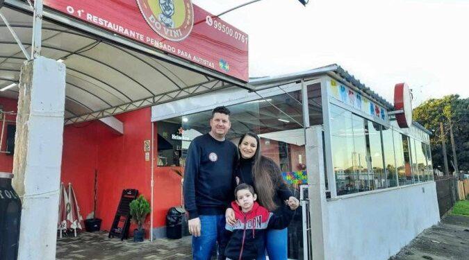 Pais abrem restaurante adaptado para autistas com pratos a R$ 2