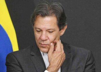Para diminuir déficit, governo encara expectativa para aumentar impostos