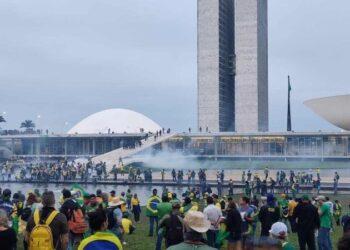 Comunidade internacional condena o “Capitólio brasileiro”