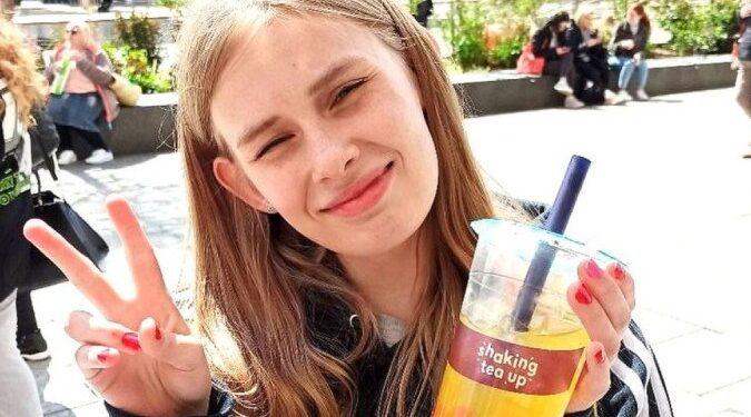 O polêmico caso da adolescente britânica vítima de abuso acusada de terrorismo