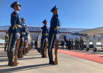 Chinês é preso após fingir ser militar para atrair mulheres