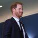 Príncipe Harry diz que deseja se ‘reconectar’ com o pai e com o irmão