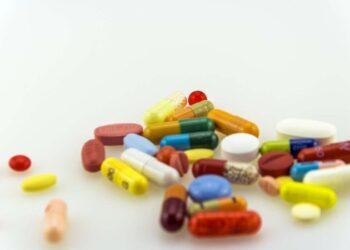 Antibióticos elevam risco de doença intestinal, aponta pesquisa