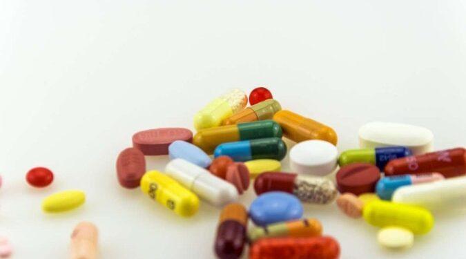 Antibióticos elevam risco de doença intestinal, aponta pesquisa