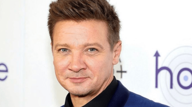 Jeremy Renner teve tronco esmagado em acidente, mostra registro na polícia