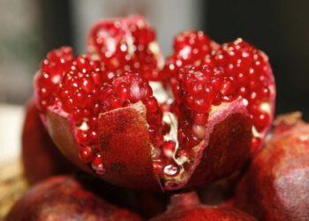 Simpatia da romã: aprenda ritual para atrair dinheiro no Dia de Reis