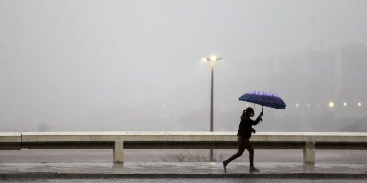 Sudeste, Centro-Oeste e Norte do país têm alerta de chuva intensa