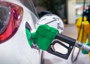 Etanol continua menos competitivo ante gasolina em todas as unidade da Federação