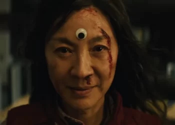 Michelle Yeoh se torna a 1º asiática indicada ao Oscar de melhor atriz
