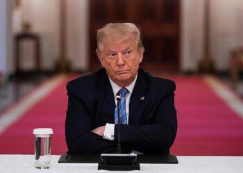 Acusado de estupro, Trump confunde suposta vítima com ex-mulher em foto