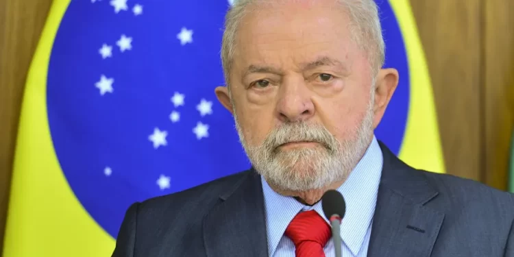 Governo Lula exonera mais cinco militares que atuavam no Planalto