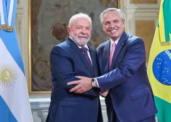 Entenda o que significa moeda comum e o que está por trás da proposta anunciada por Brasil e Argentina
