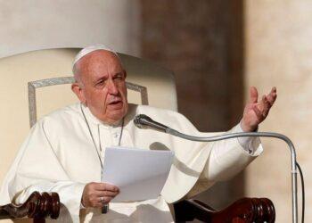 Crise na Argentina é resultado de más administrações, diz papa Francisco