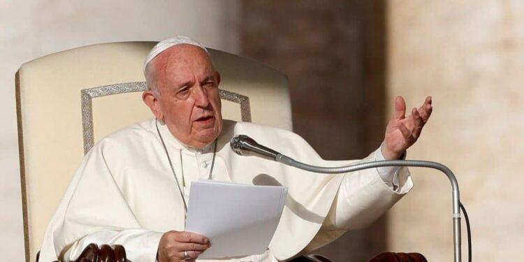 Crise na Argentina é resultado de más administrações, diz papa Francisco