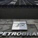 Petrobras eleva em 7,4% preço da gasolina nas refinarias