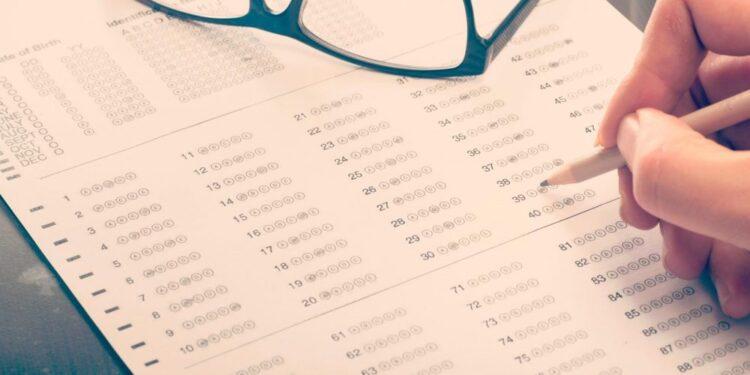 Fuvest divulga lista de aprovados; matrículas começam na terça (31)