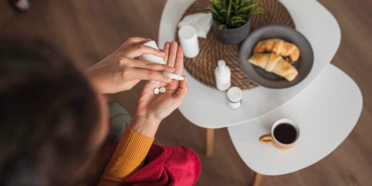 Por que alguns remédios não devem ser tomados com café, chá ou chocolate quente