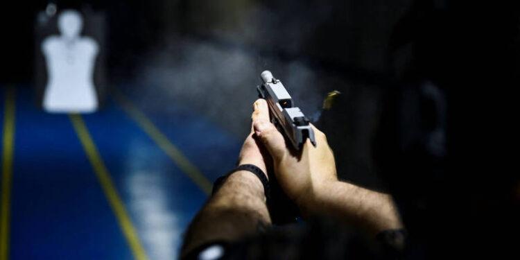 Parlamentares querem incentivar CACs a buscar habeas corpus preventivo contra portaria de armas