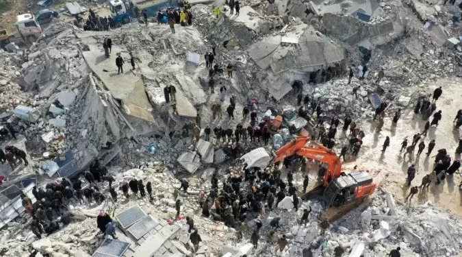 Forte terremoto deixa mais de 1,5 mil mortos na Turquia e na Síria