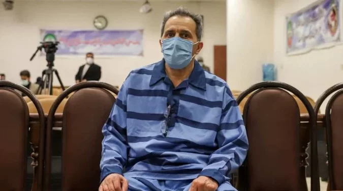 Dissidente iraniano-alemão é condenado à morte no Irã por ‘terrorismo’