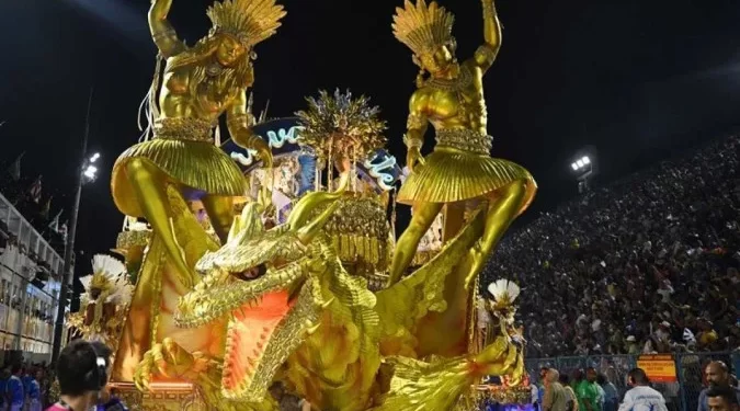 Beija-Flor leva o tradicional prêmio Estandarte de ouro