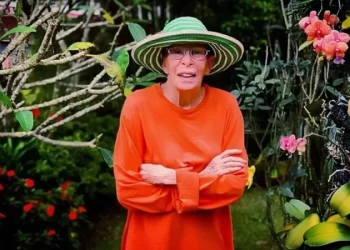 Rita Lee faz rara aparição em foto feita pelo marido