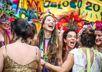 Saiba como evitar doenças e dor de barriga no Carnaval para não abreviar a folia