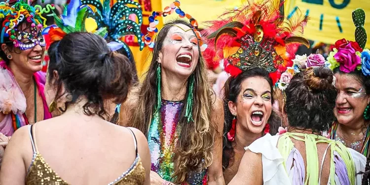 Saiba como evitar doenças e dor de barriga no Carnaval para não abreviar a folia