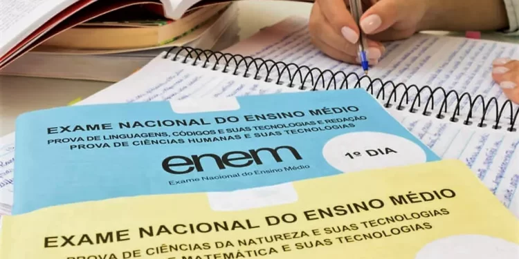 Estudantes contam como tiraram mil na redação do Enem