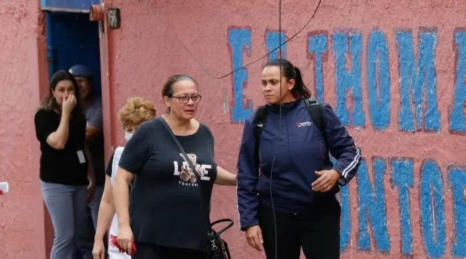 Polícia apura estímulo de ataque em escola; professora não teve chance de defesa
